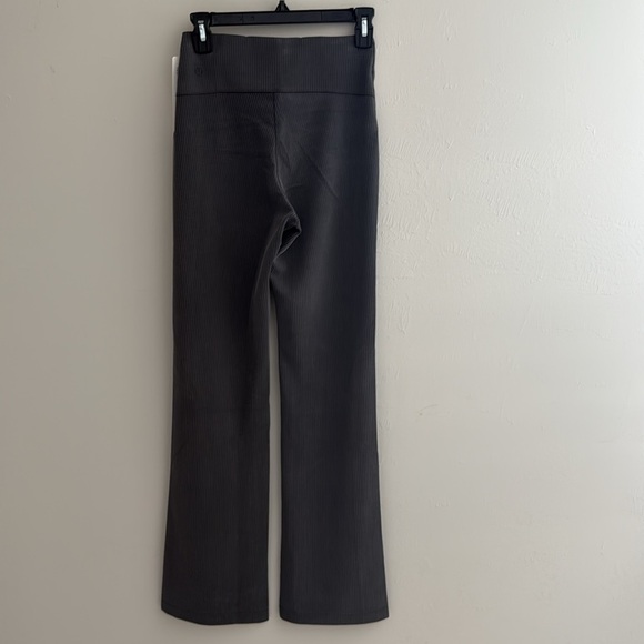 Lululemon Ribbed Softstreme Flared Pant Regular - Picture 5 of 6